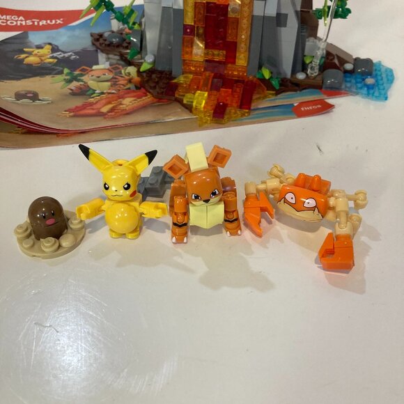 Pokemon Mega Construx Volcano Rivals FNF08 Near Complete Set + Manual - Picture 2 of 8